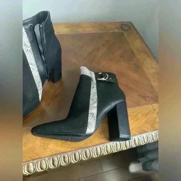 NWOT shoe dazzle ankle boots. Fall  season start - Picture 3 of 8